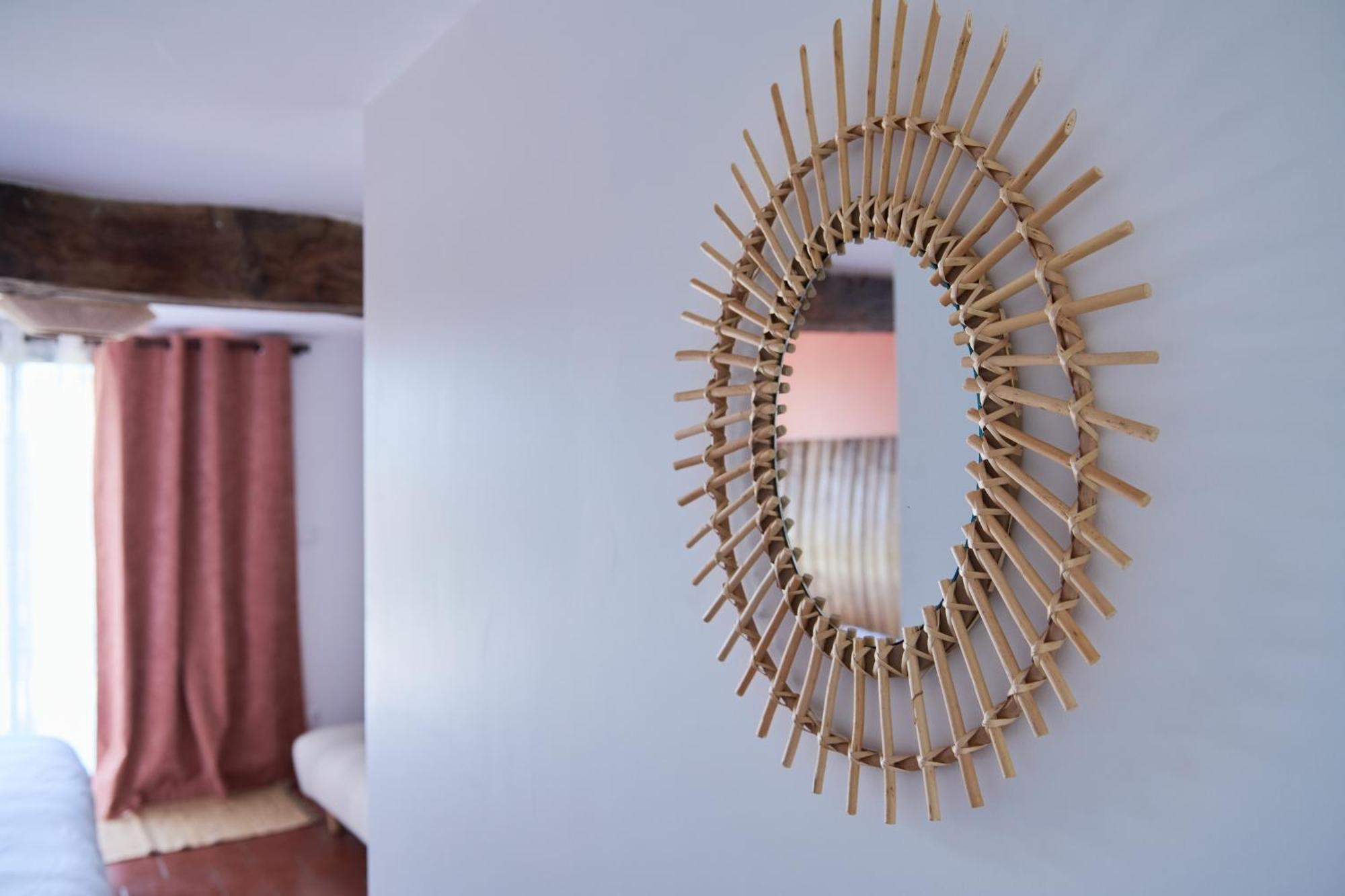 Bed and Breakfast Le Repaire Lagardere Lussac  Экстерьер фото