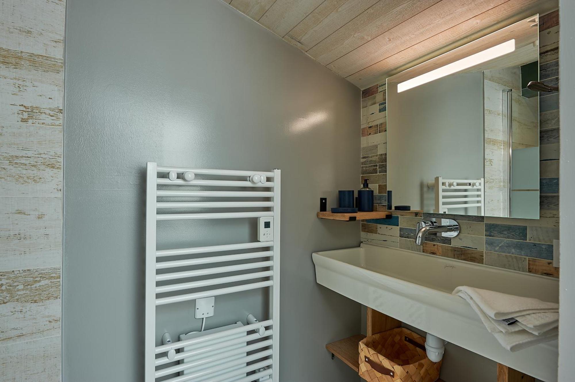 Bed and Breakfast Le Repaire Lagardere Lussac  Экстерьер фото