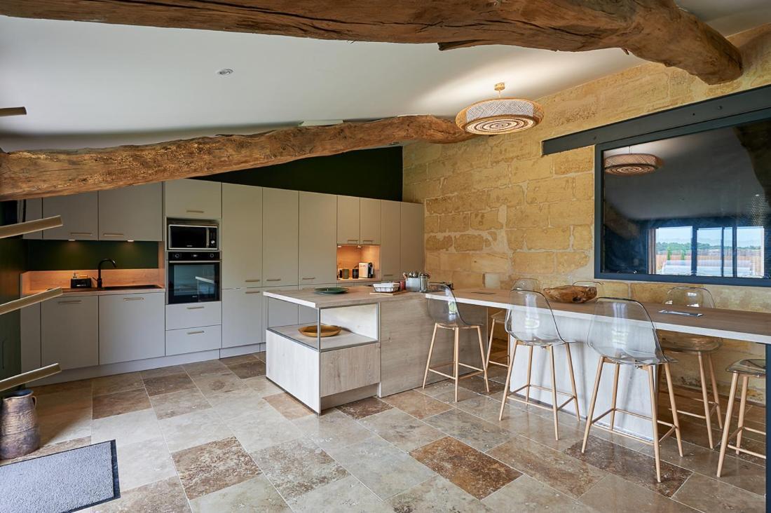 Bed and Breakfast Le Repaire Lagardere Lussac  Экстерьер фото